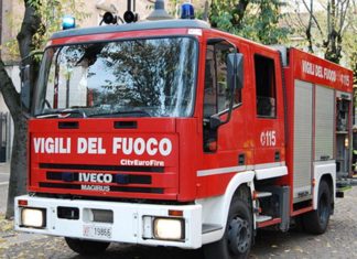 Vigili del Fuoco a lavoro per i danni causati dal vento