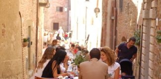 "Mille & una Umbria": pranzo itinerante, tra musica, arte e saperi