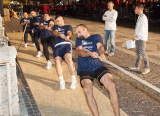 Portella chiude le Sfilate, domani sera i rioni si sfidano nei Giochi in piazza