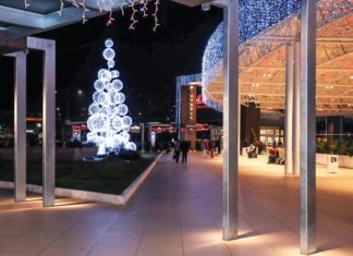 Palla di neve gigante al Quasar Village