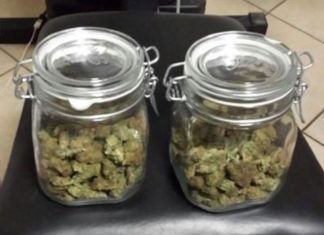 Marijuana in barattoli di marmellata