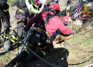 A Cesi una donna cade in una scarpata, salva