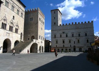 A Todi il primo "Todi Ferrari Festival": la Rossa irrompe a Piazza del Popolo