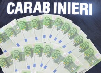Pagava con soldi falsi, ai domiciliari una donna