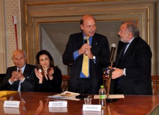 Università per Stranieri di Perugia: premiato il Rettore