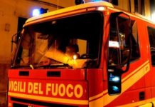 Fiamme in casa, salvato uno studente