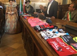 Bici del Giro d’Italia per i sindaci dei Comuni colpiti dal sisma