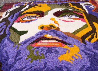 #InfiorateSpello 2017: vince l’infiorata del gruppo “Aisa”