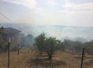Pericoloso incendio nella zona di Monte Tezio
