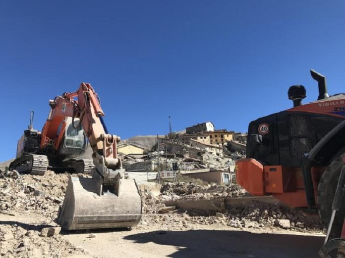 A Castelluccio tra ruspe e maceria si pensa al futuro