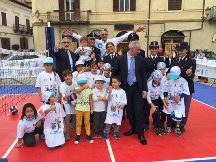 Nella piazza di Norcia si gioca a 