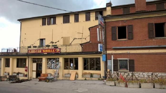 Si abbatte lo storico Hotel Sibilla di Castelluccio