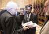 A Mattarella una copia della rivista San Francesco. E' stata consegnata in occasione della visita del Presidente alla Basilica di Assisi.
