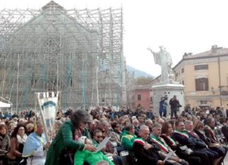 Norcia ricorda il sisma: messa in piazza