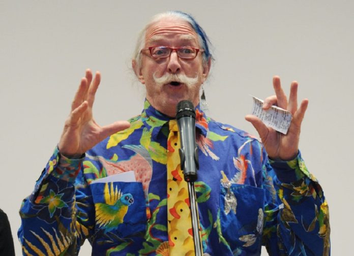 Patch Adams fa visita ai bambini dell'ospedale di Perugia