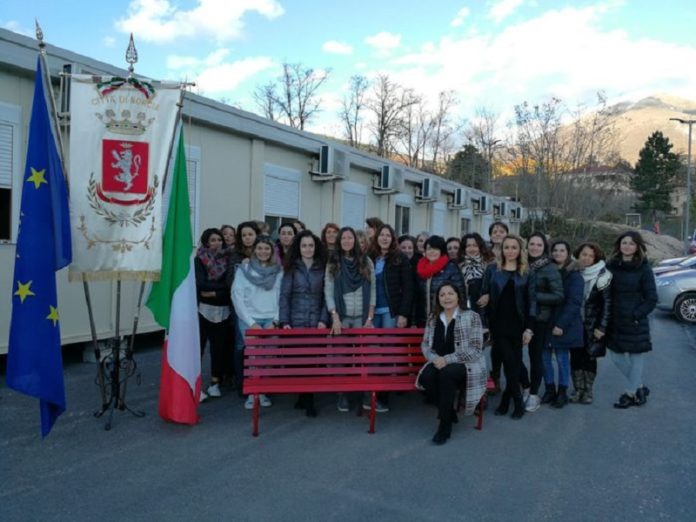 Violenza sulle donne: panchina rossa a Norcia