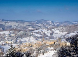 Il borgo di Pietralunga festeggia il Natale