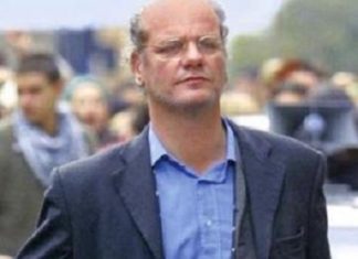 Perugia, scritta shock: "Macerata è solo l'inizio", sfregio sotto il quadro di Paolo Vinti