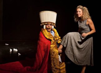 Cenerentola Across the Universe al teatro Brecht