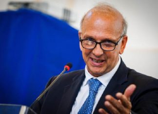 Bussetti: "Risolto il caso della classe 'pollaio' a Todi"