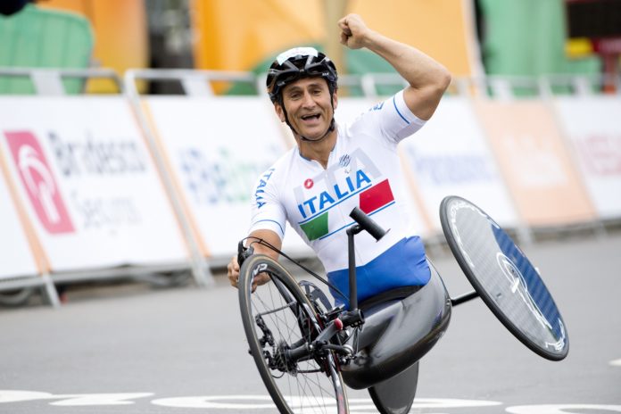 Foto Archivio: Grave incidente per Alex Zanardi travolto in handbike