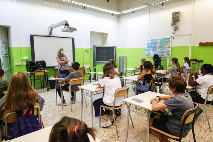 Scuola: oggi suona campanella per 5,6 milioni studenti