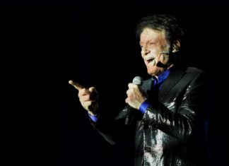 Dopo il grande successo del viaggio-recital di Massimo Ranieri ad Assisi, Tourné porta a Perugia e Gualdo Tadino Roberto Mercadini