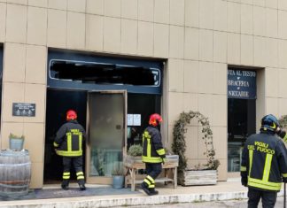 Perugia: incendio devasta ristorante in via Settevalli
