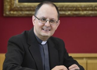 La presidente Stefania Proietti saluta con gioia la nomina di don Ivan Maffeis