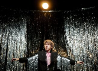 Lodo Guenzi al Teatro Secci di Terni con il suo monologo autobiografico