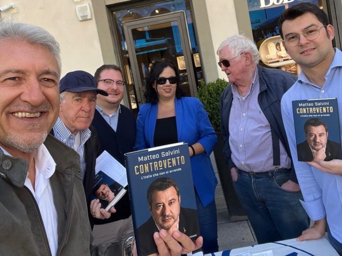 Anche la Lega Città di Castello è scesa in piazza per la raccolta delle firme a sostegno del Ministro Matteo Salvini
