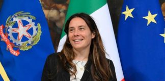 Il Ministro Locatelli presenta il fumetto "L'importante è vincere... INSIEME"