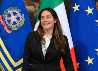 Il Ministro Locatelli presenta il fumetto "L'importante è vincere... INSIEME"