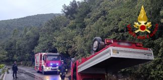 Incidente stradale a Terni: camion ribaltato