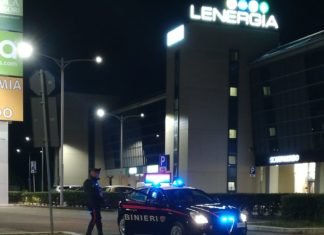 Viola il divieto di avvicinamento alla ex ed aggredisce i Carabinieri: arrestato