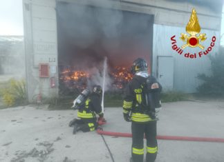 Nera Montoro, incendio in un deposito rifiuti