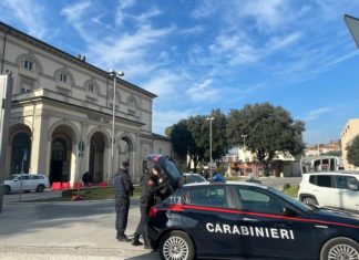 Perugia: 31enne cade da un ballatoio, intervengono i Carabinieri