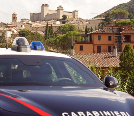 Furto ed indebito utilizzo di carte di pagamento, denunciate tre persone