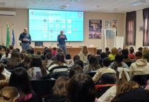 Il personale della Polizia di Stato incontra gli studenti di Gubbio per una lezione sulla legalità