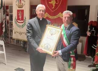 Norcia, consegnata la cittadinanza onoraria a monsignor Renato Boccardo
