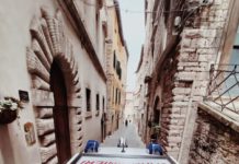 Ruba in un negozio del centro storico, arrestato 28enne gambiano