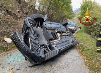 Fossato di Vico, precipita con l’auto da sette metri: trasferito in ospedale