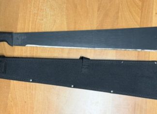 In auto con un machete lungo 70 cm, denunciati dai Carabinieri